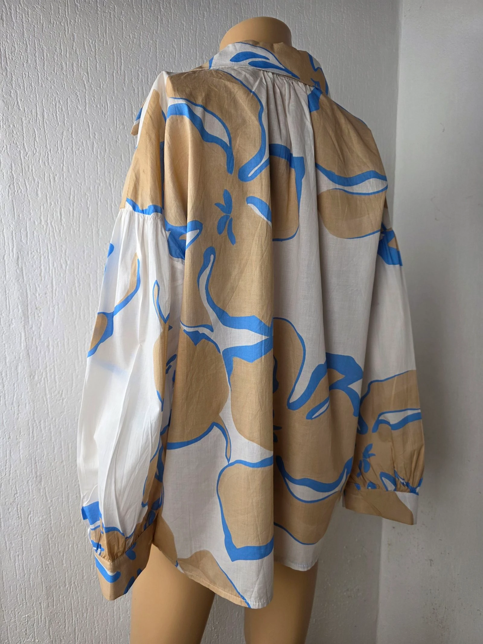 Camisa oversize Pohème Paris - Padrão abstrato/floral tamanho único – photo 4